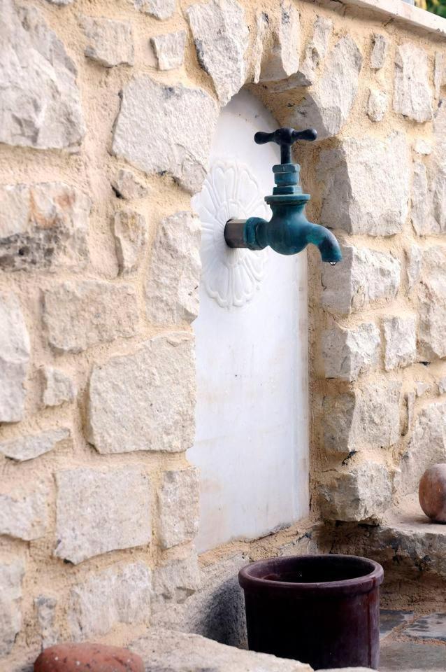 Authentic Cretan Stone Windmill Villa Sitia  Eksteriør billede